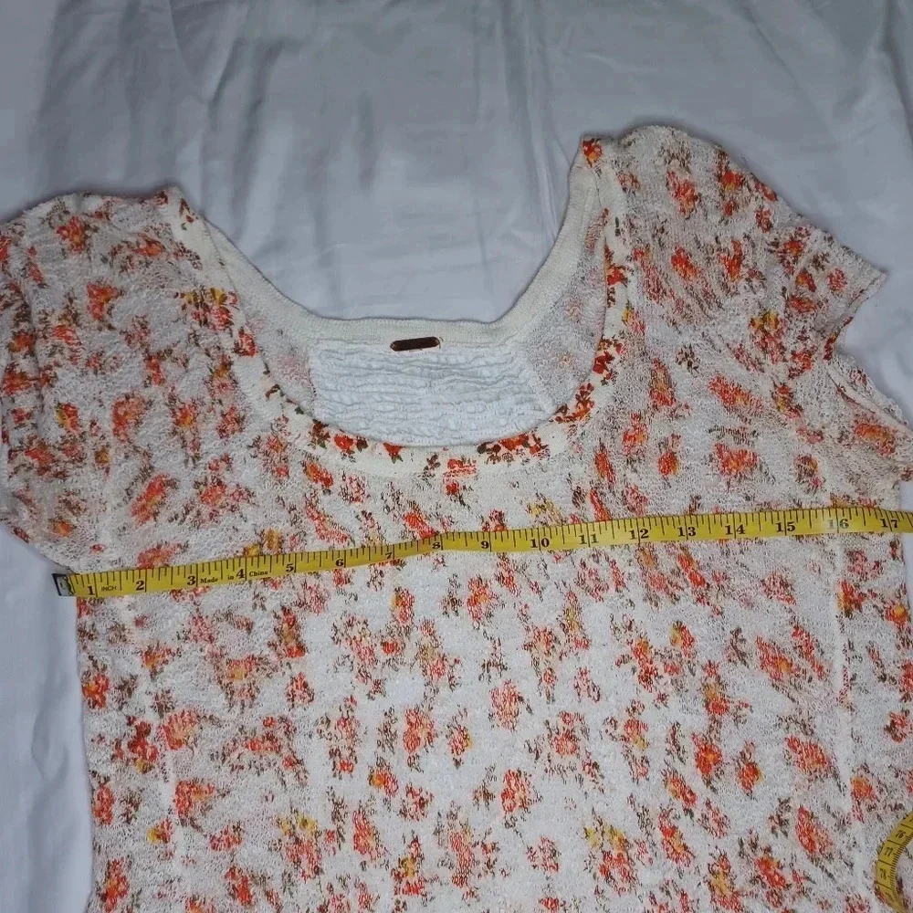 Free people boho ditsy floral White Pink Crochet Lace Hippie Top